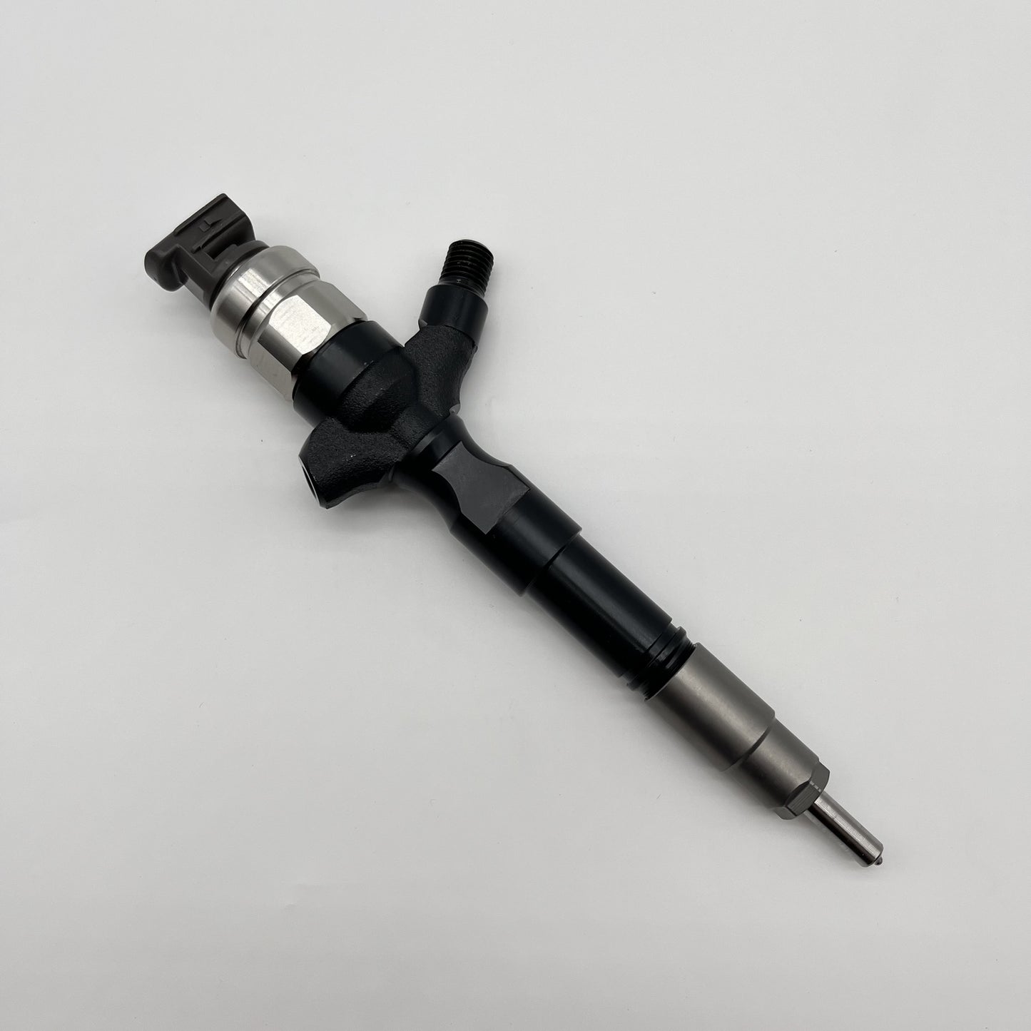 Diesel Fuel Injector 095000-8390 23670-30280 for Toyota Hilux Hiace for Land Cruiser