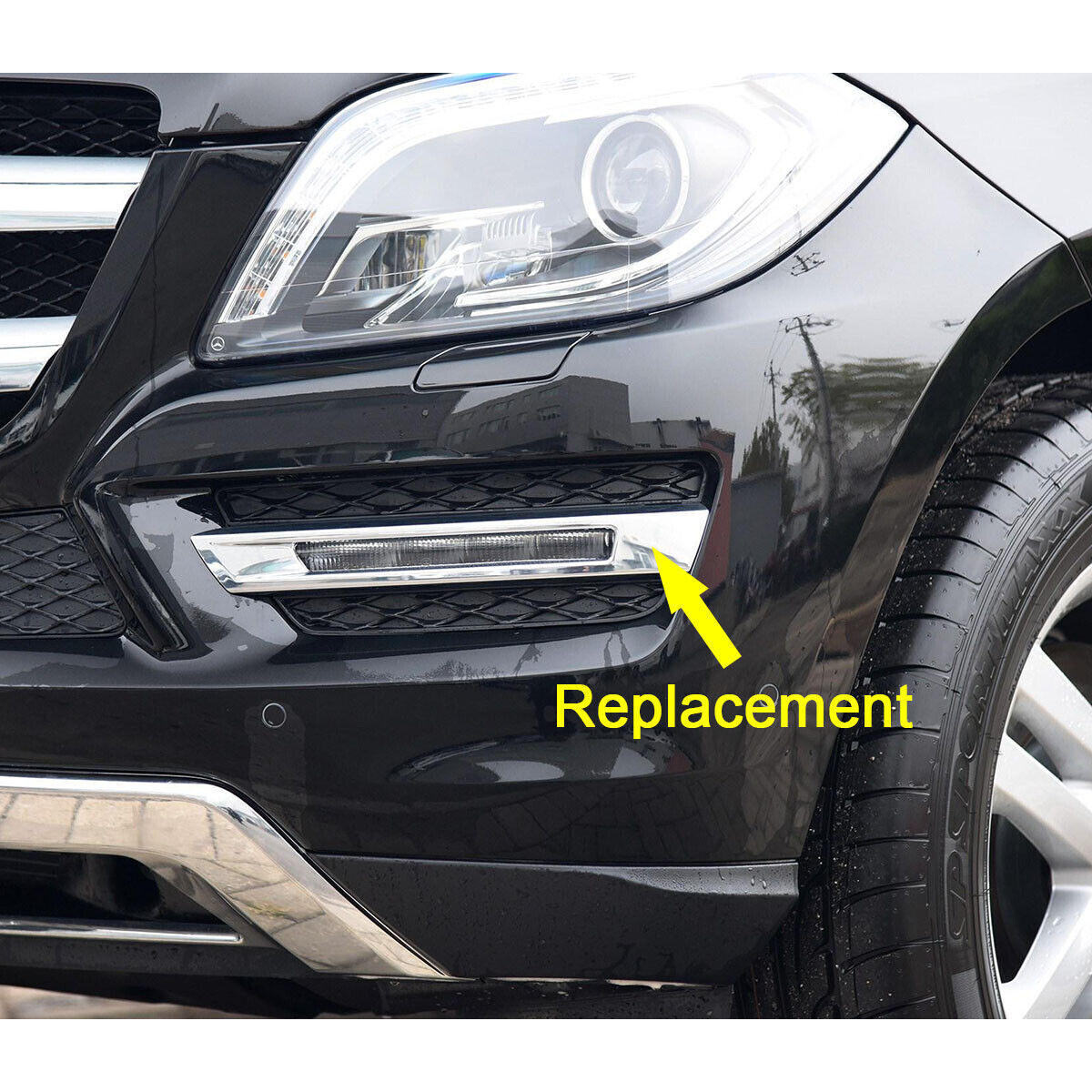 A pair of front fog light chrome trim bezels suitable for 13-16 for Mercedes X166 GL350/450/550