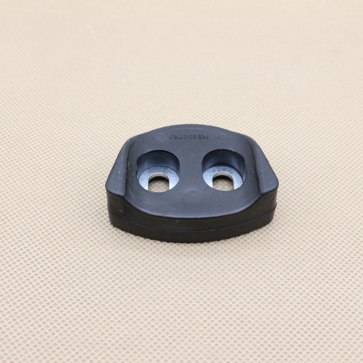 1 piece of shock-absorbing rubber for rear door impact protection of for Mitsubishi Pajero Montero