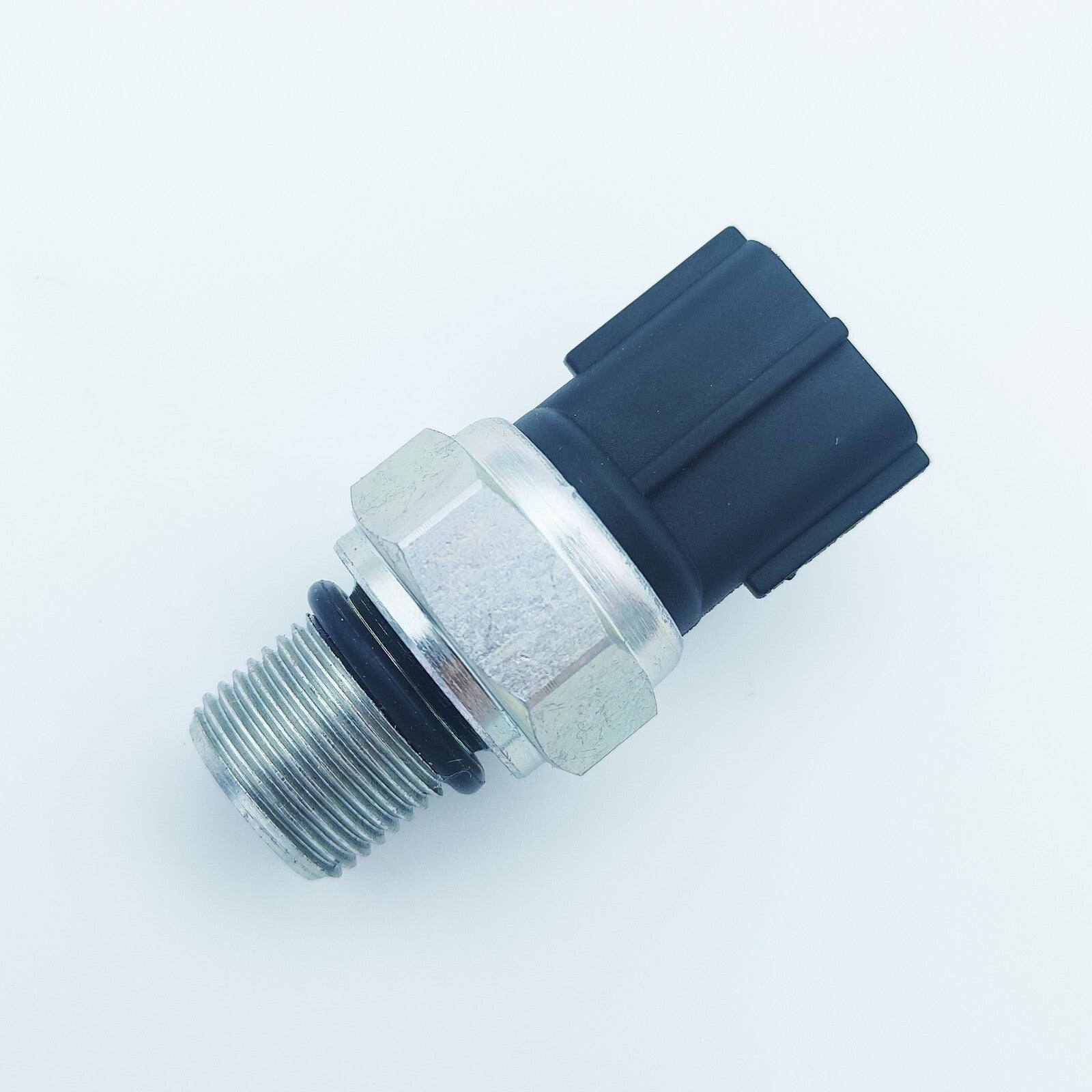 Engine Oil Pressure Sensor KM25-E32