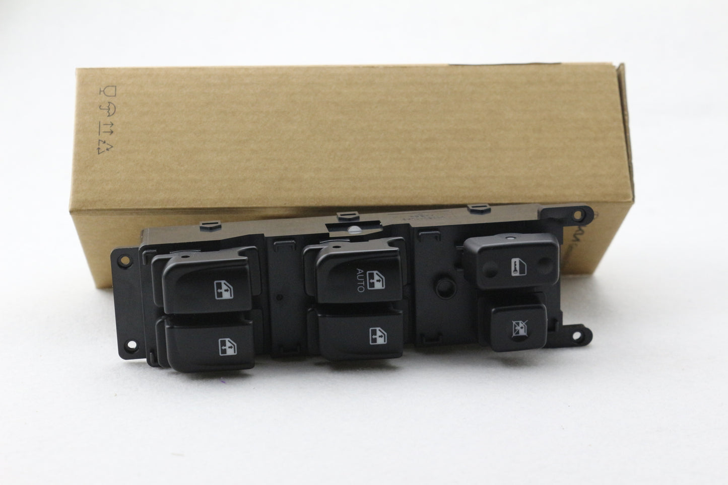 1Pc Front Driver Side Power Window Switch 93570-3K000 for Hyundai Sonata 05-07