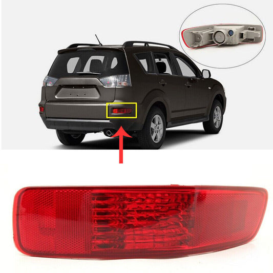 The rear bumper taillight reflector on the right side is for Mitsubishi Outlander 2007-2012.