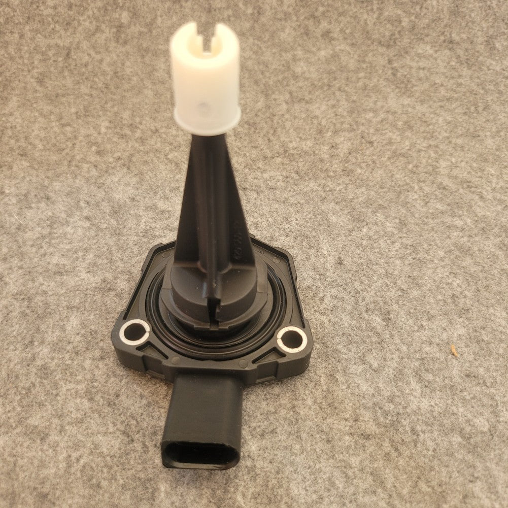 Engine Oil Level Sensor for Audi A3 A4 A5 A6 A7 for A8 Q5 Q7 RS4 RS5 03-16