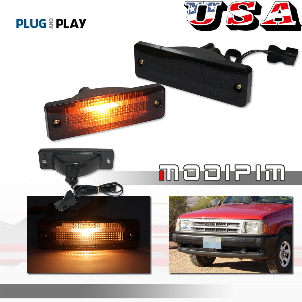 A pair of turn signals suitable for Ford Festiva, for Mazda 323, 626 B2000 / B2200 / B2600 trucks.