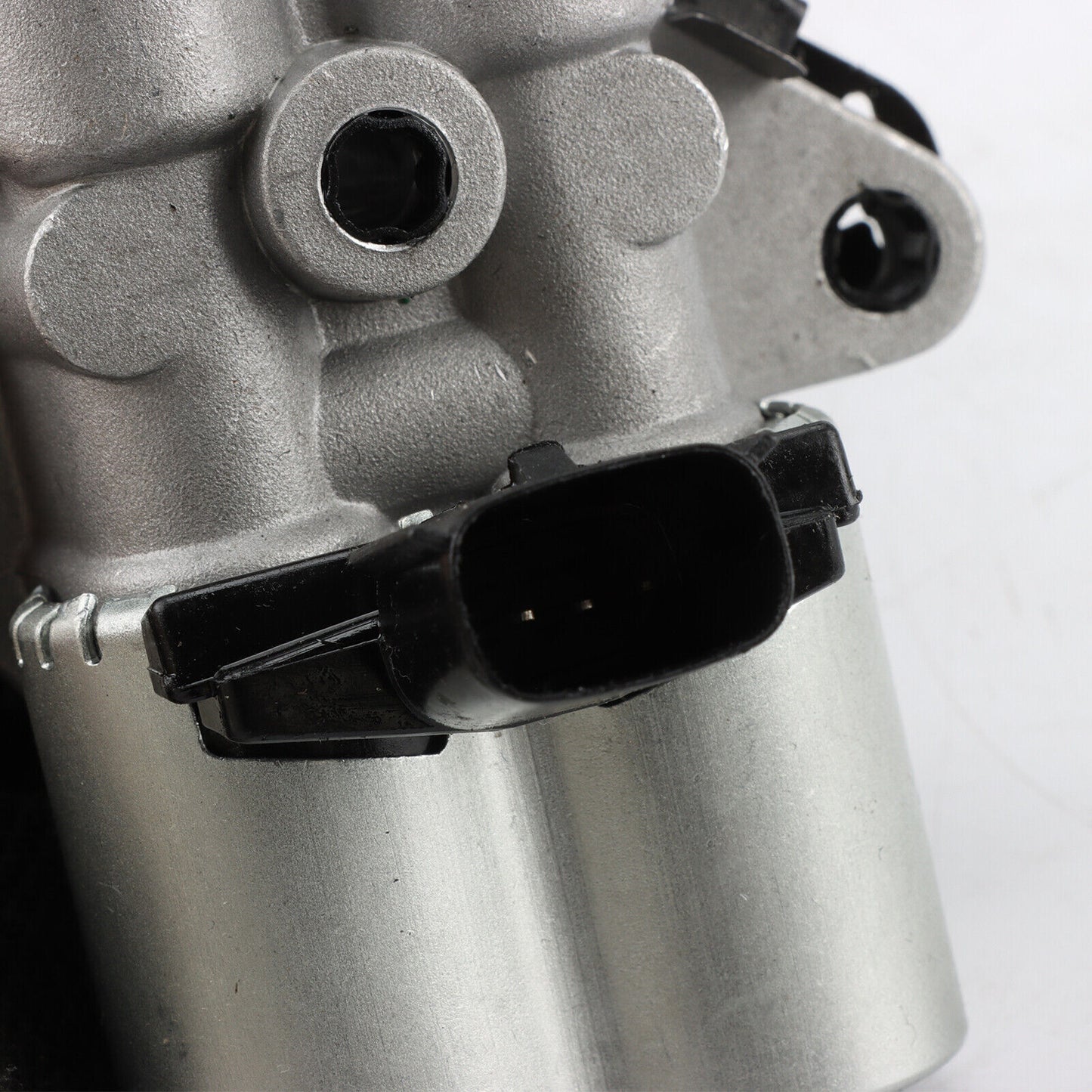 NEW 12633613 VVT Oil Control Valve For 2014-2015 for Chevrolet Malibu Impala 2.5L