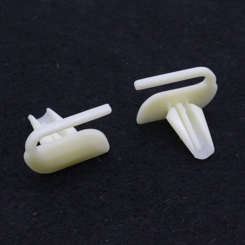new 15-piece automotive molding clamp retainer rivets suitable for GM 4877000