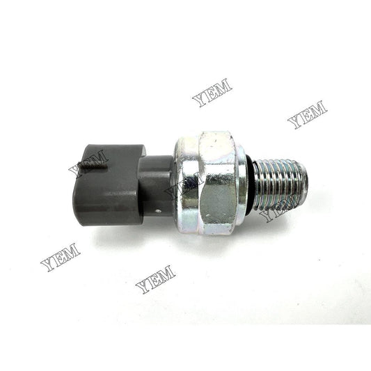 4HK1 Oil Pressure Sensor Fit for Isuzu Diesel Engine Spare Parts.
