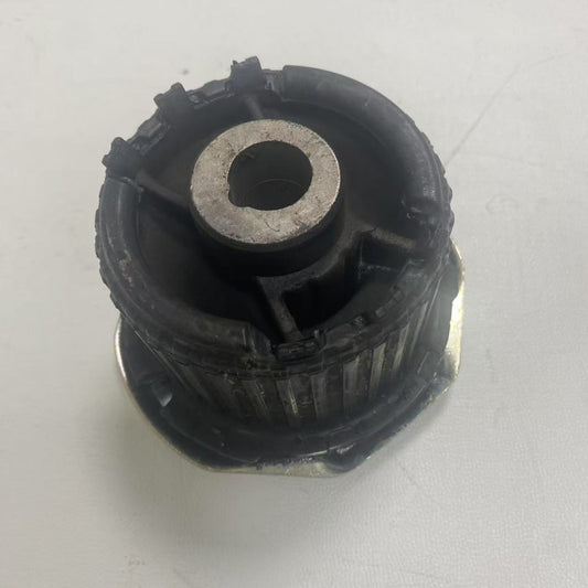 Rear axle mounted bushing suitable for Mercedes-Benz GLK-Class X204 14-19