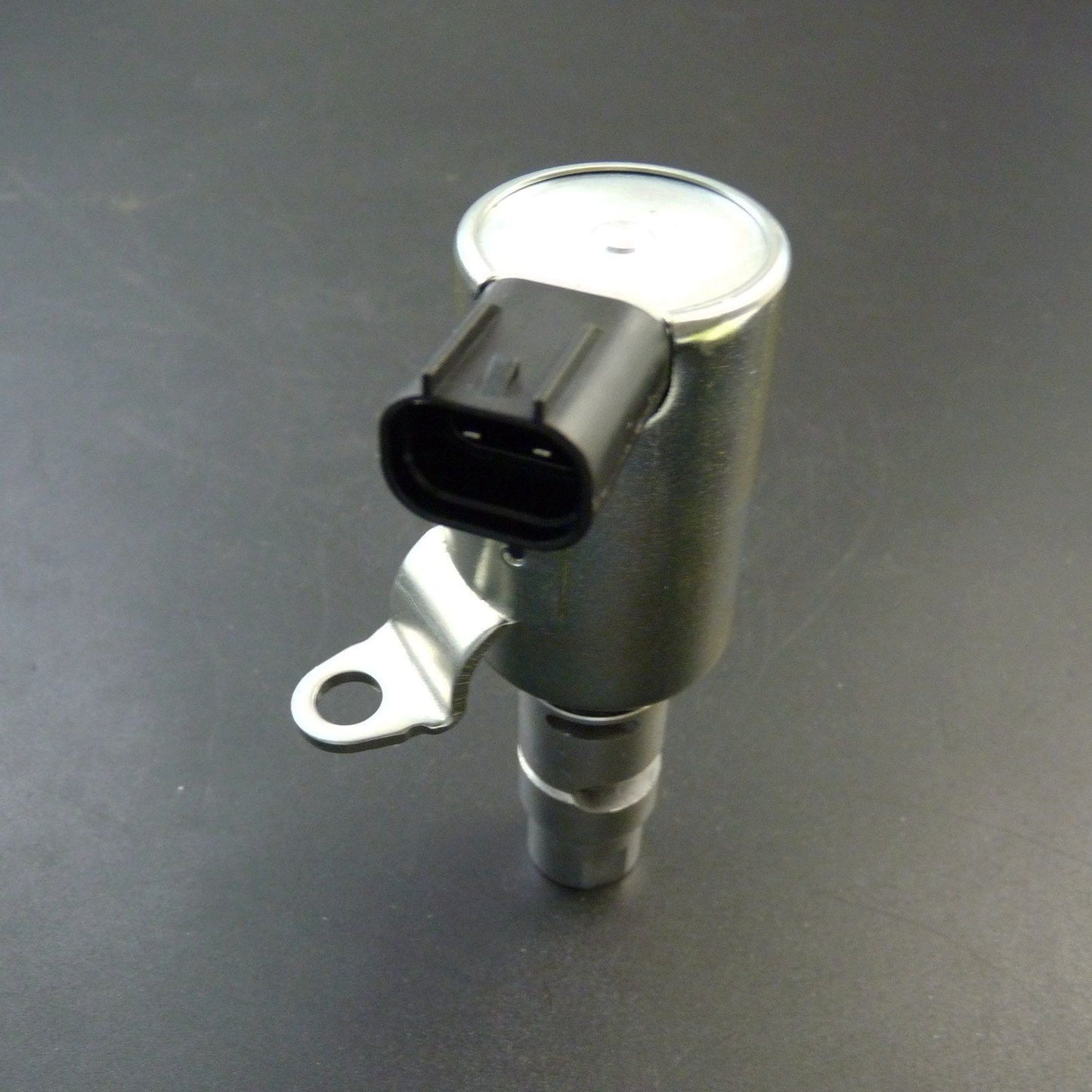 Engine variable valve timing solenoid valve suitable for Mitsubishi Outlander Galant Eclipse