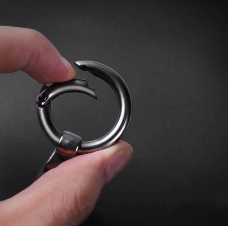 Suitable for Volvo V90 car keychains, key rings, suede leather horseshoe buckles