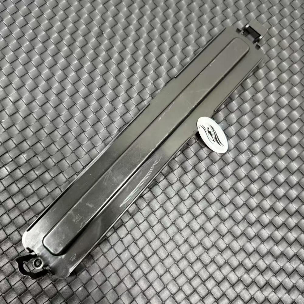 Cabin Air Filter Cover for Volkswagen Touareg 7P MK2 2011-2017 New