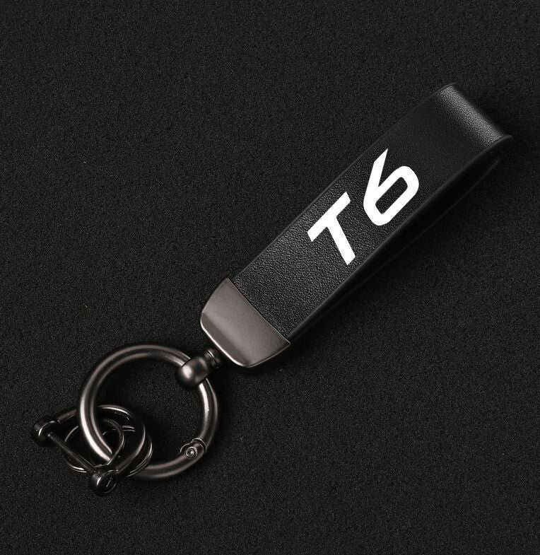 Black leather horseshoe buckle accessory for Volvo XC40 car keychain/key ring.
