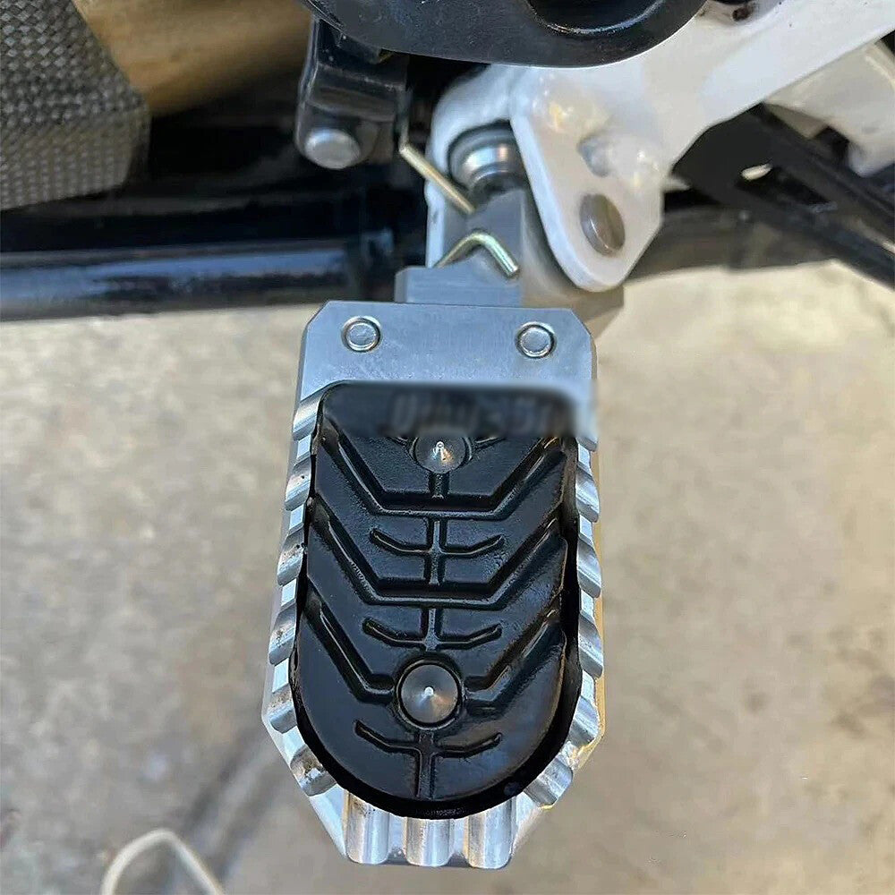 New Motorcycle Pedals Foot Peg for BMW R1200GS Adventure R1250GS R 1200 1250 GS