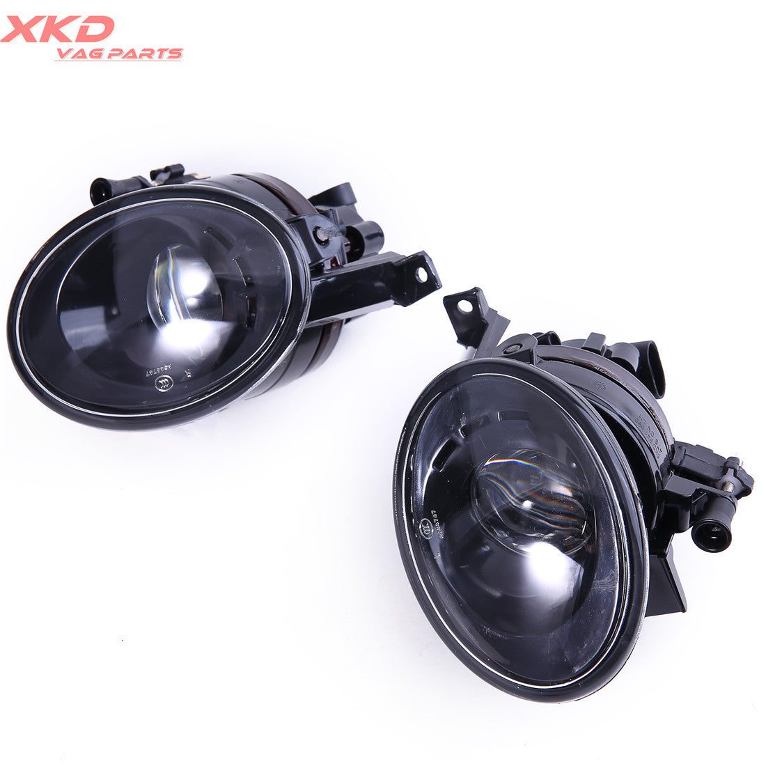 A pair of front-cleaning convex lens fog lights are suitable for Volkswagen for Jetta for Golf MK6 Eos