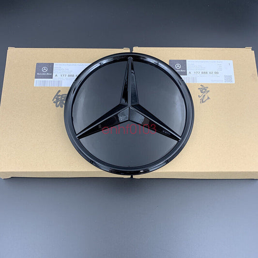 Sleek black front grille with star emblem for Mercedes-Benz C-Class 2019-2020