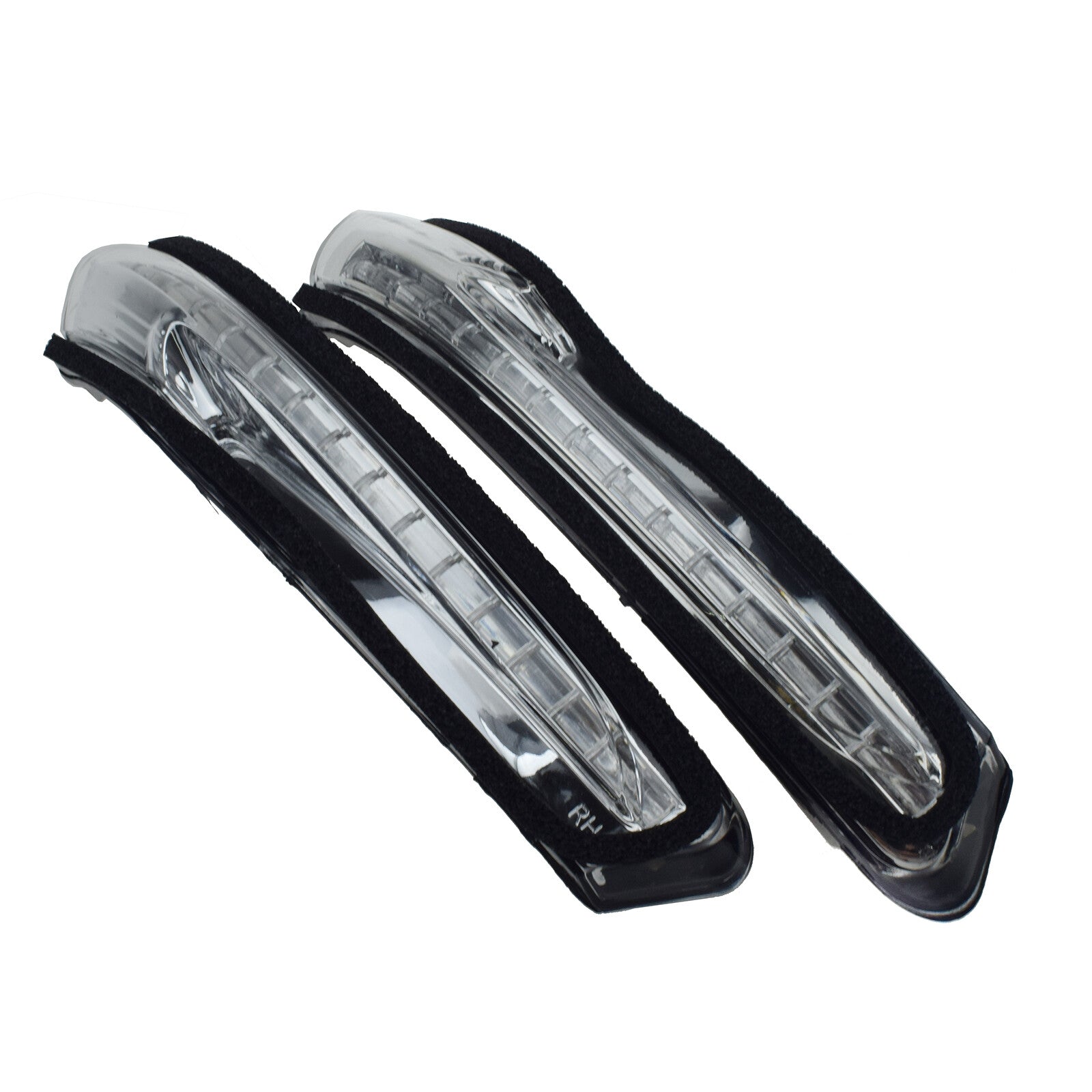 A pair of turn signals for the left and right side view mirrors are applicable to the for Kia Forte 2014-2018.
