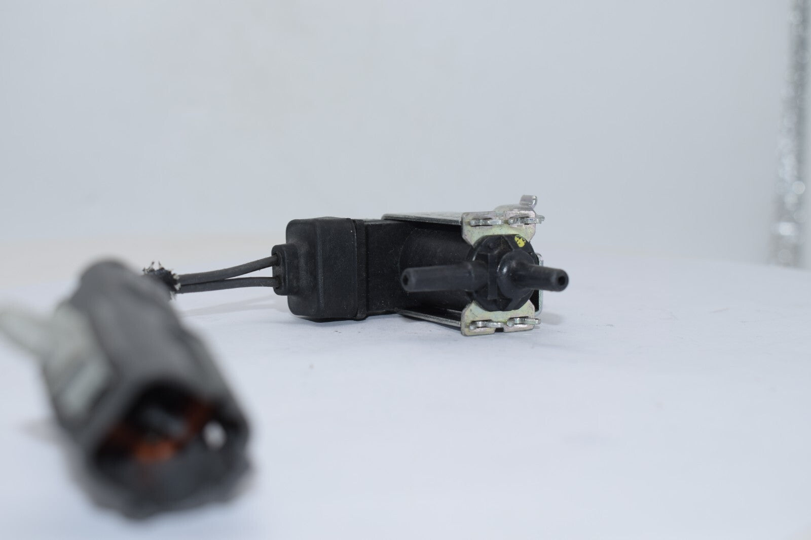 NEW GENUINE/ OE. 084800-1593 VACUUM VALVE 0848001593 8-94481999-4 8944819994
