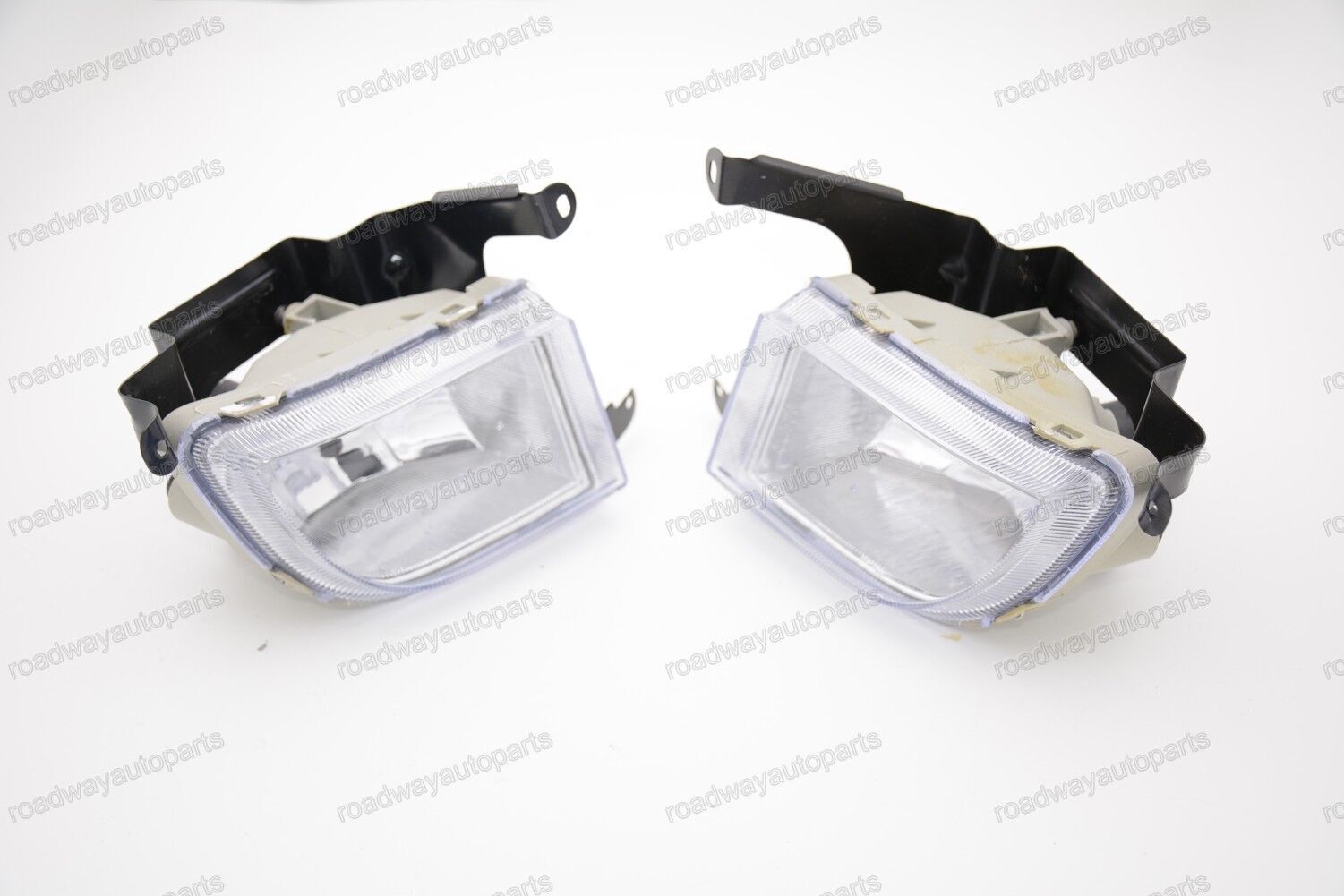 1Pair Front Bumper Fog Lights Driving Lamps L+R Fit for Suzuki Forenza 2004-2008