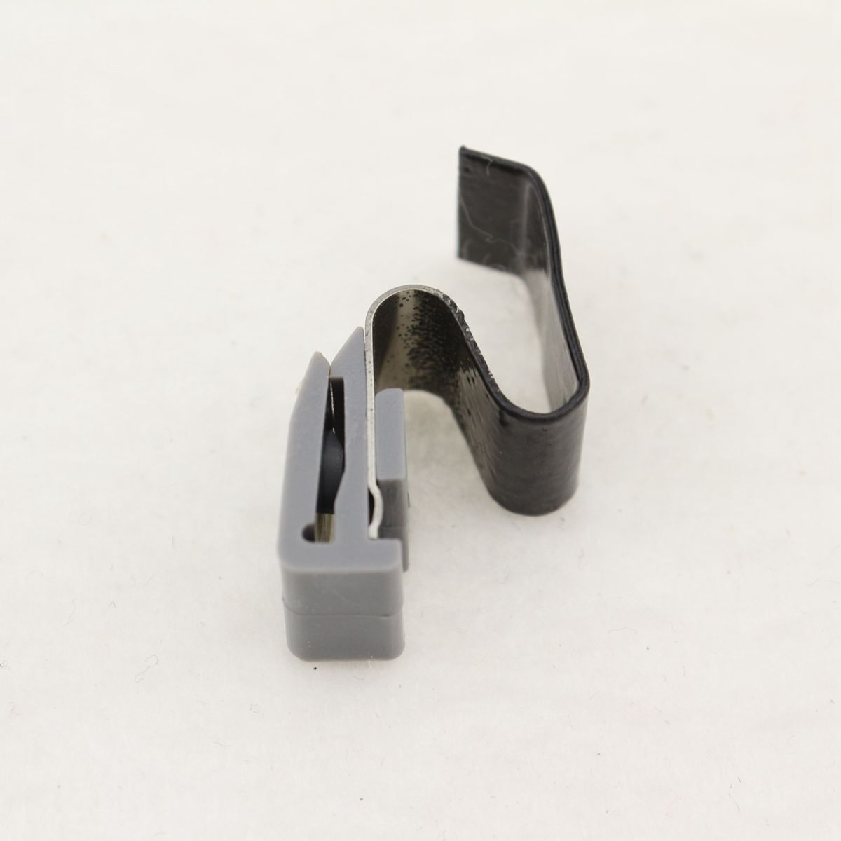 New Fuel Door Spring Clip MR970563 for Mitsubishi Lancer Outlander Montero