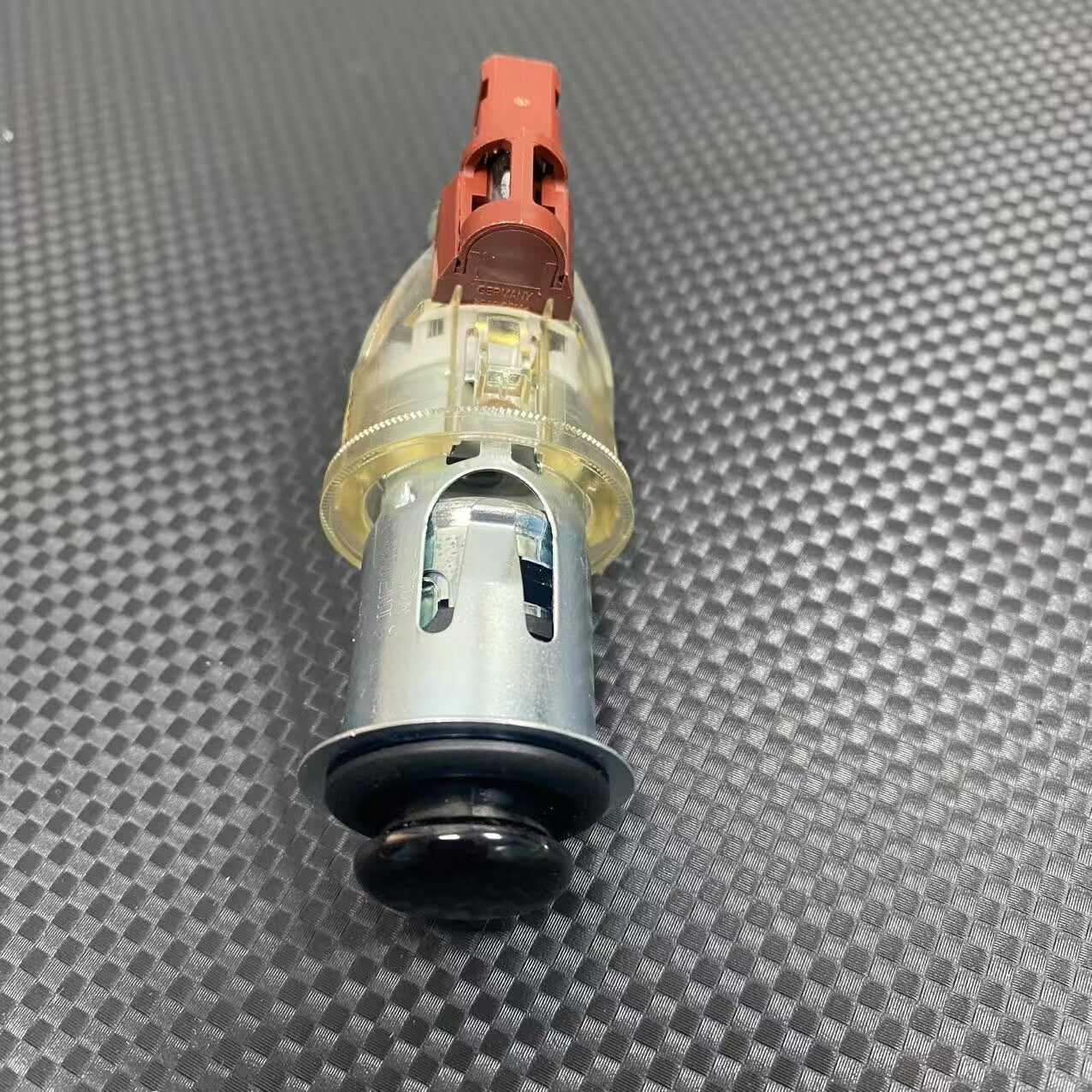 Ash tray lighters are compatible with for Mercedes W221 and W216 models. (07-09)