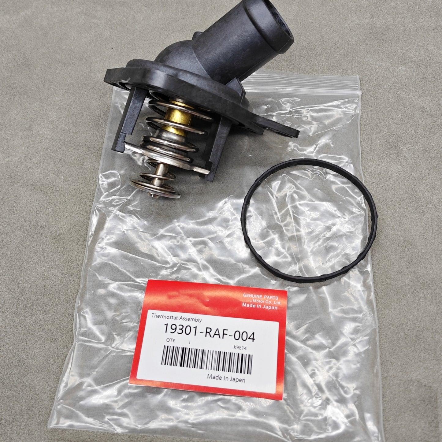 Engine coolant thermostat assembly 19301-RAF-004 is suitable for Honda for Acura TSX ILX.