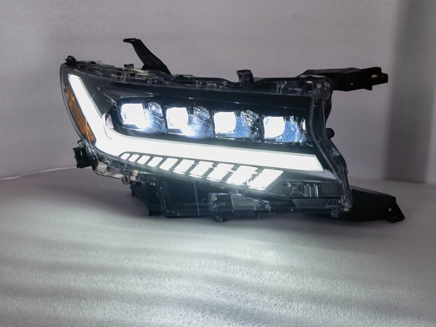 Suitable for Land CRUISER PRADO 2018-2023 LED Headlights with Dynamic Matrix Design