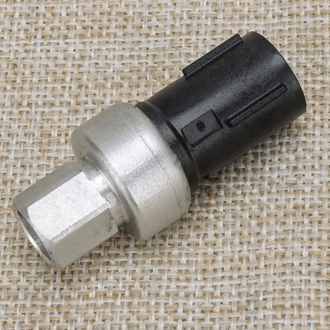 A/C Air Conditioning High Pressure Switch Fits for Ford E-150 E-250 F-150 Ranger