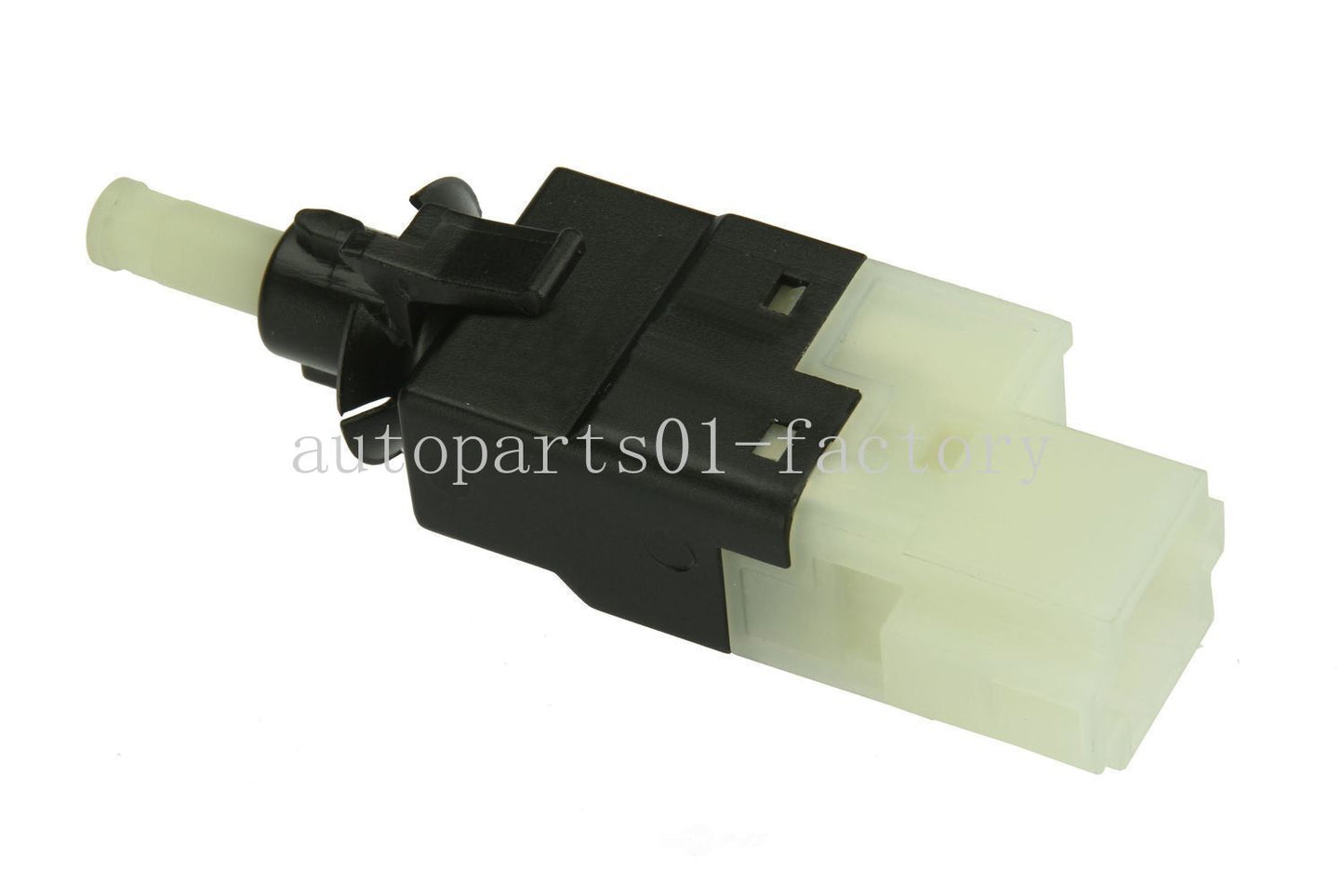 0015456709 New Brake Pedal Light Switch for Mercedes-Benz E320 E350 E550 CLS550